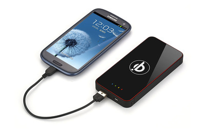 逸騰新技術2013專利產品 QI無線充電板兼移動電源，工廠直銷引領便捷生活